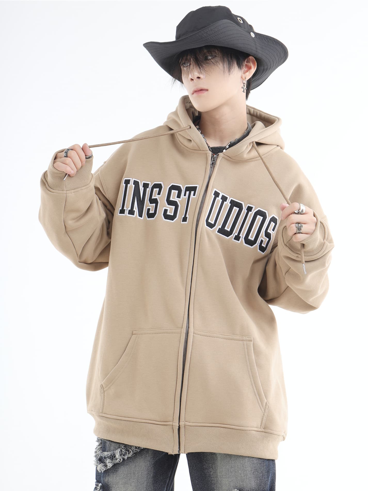 ストリートファッション ストリートファッション スタジオロゴ オーバーサイズ パーカー