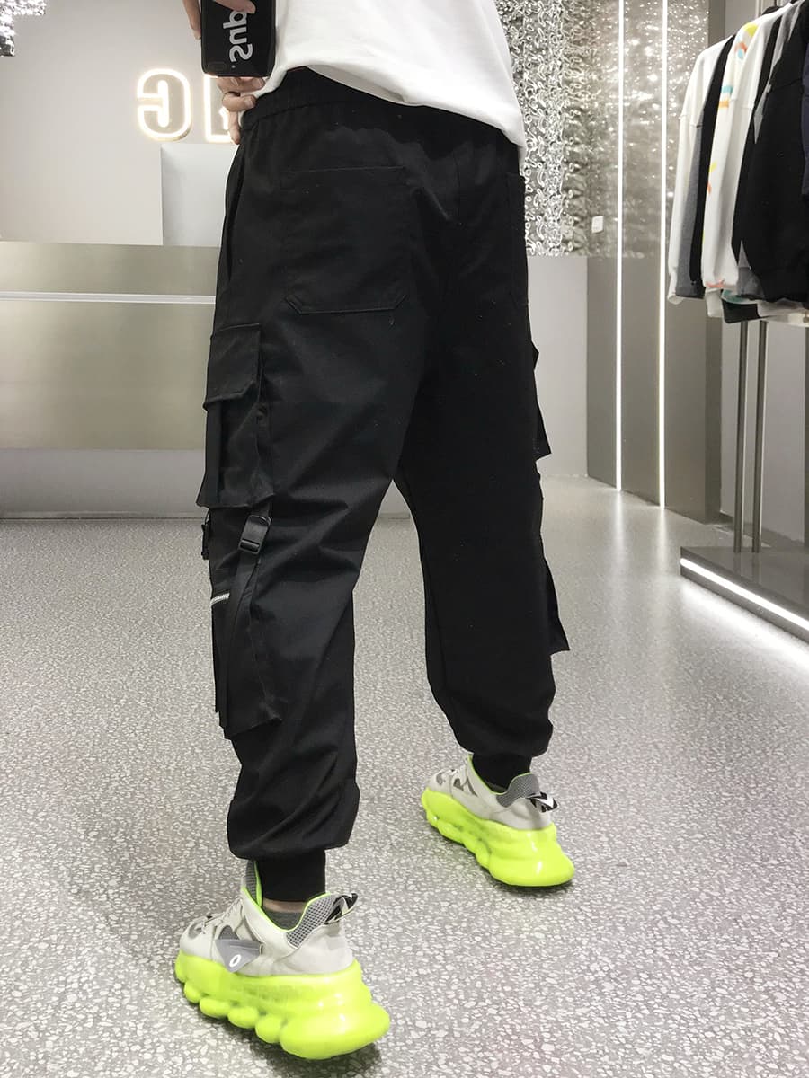 ストリートファッション 立体ポケット付き機能性カーゴパンツ