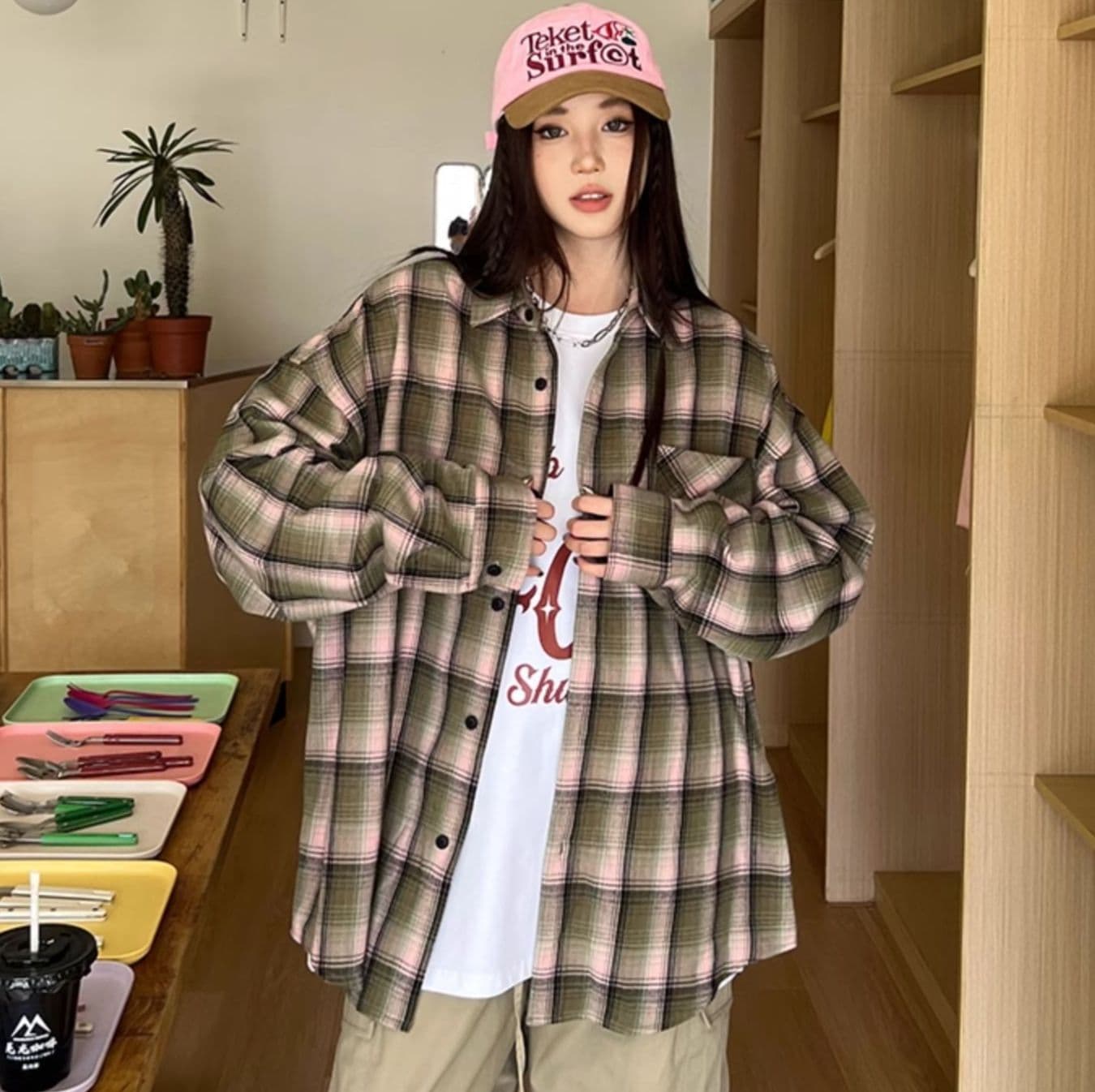 ストリートファッション ゆったりシルエットチェックシャツ