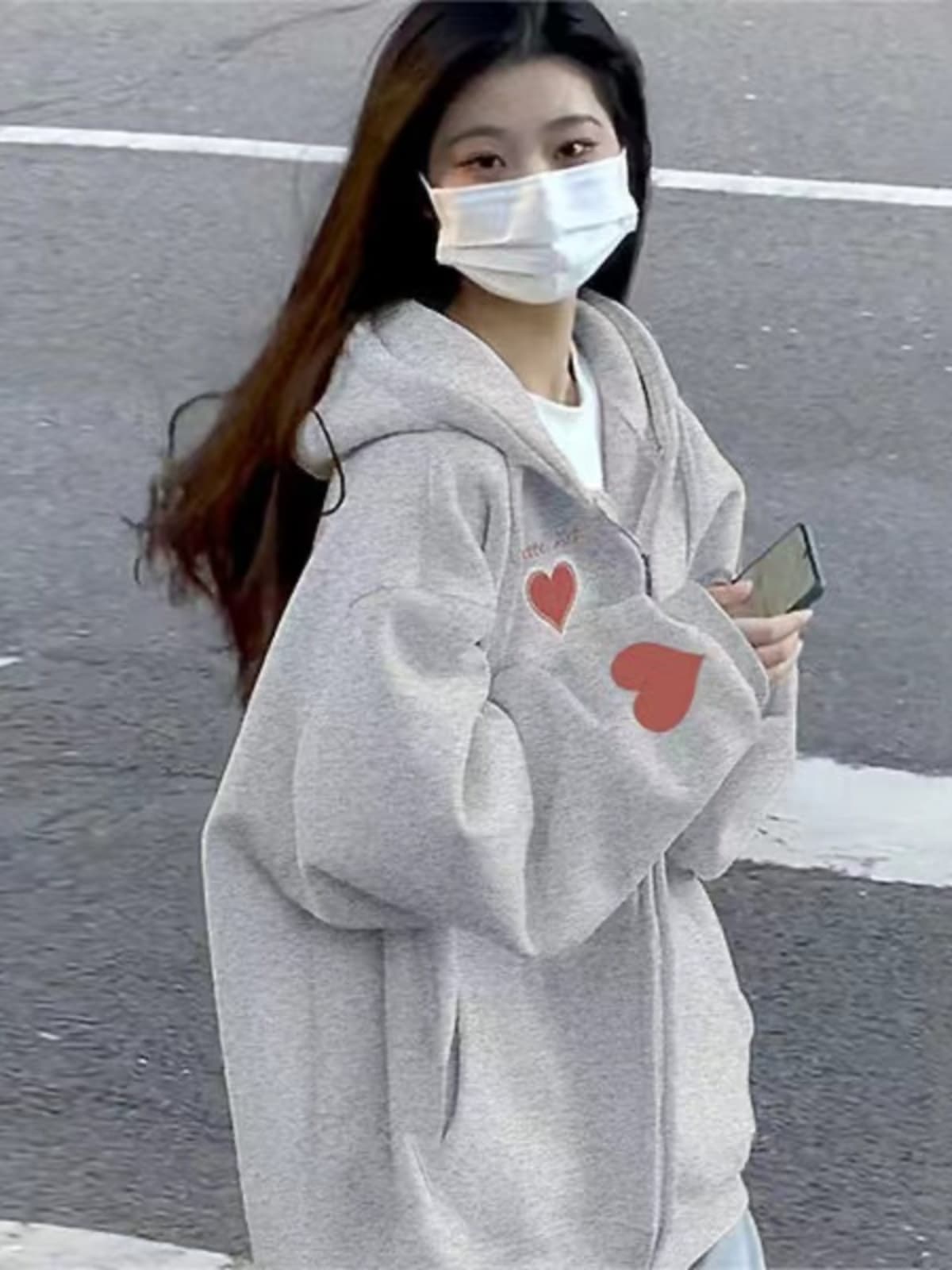 ストリートファッション ハートアクセントがかわいいオーバーサイズパーカー