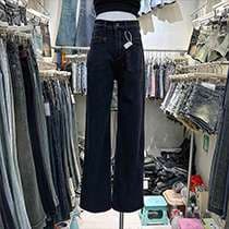 ストリートファッション ゆったりワイドデニムパンツ
