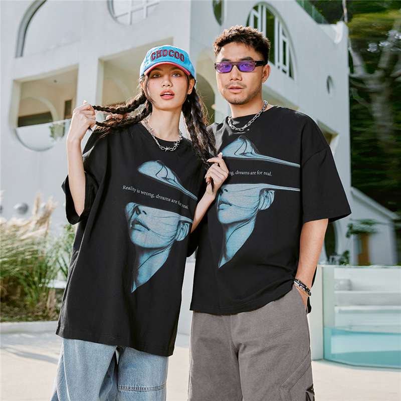 ストリートファッション 夢の現実アートプリントTシャツ