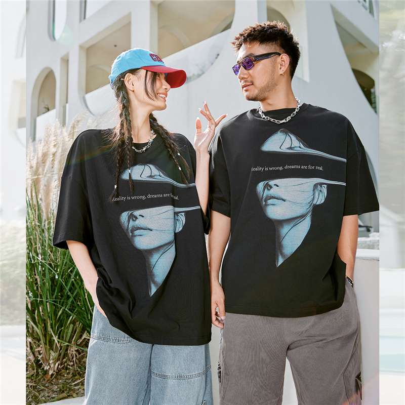 ストリートファッション 夢の現実アートプリントTシャツ