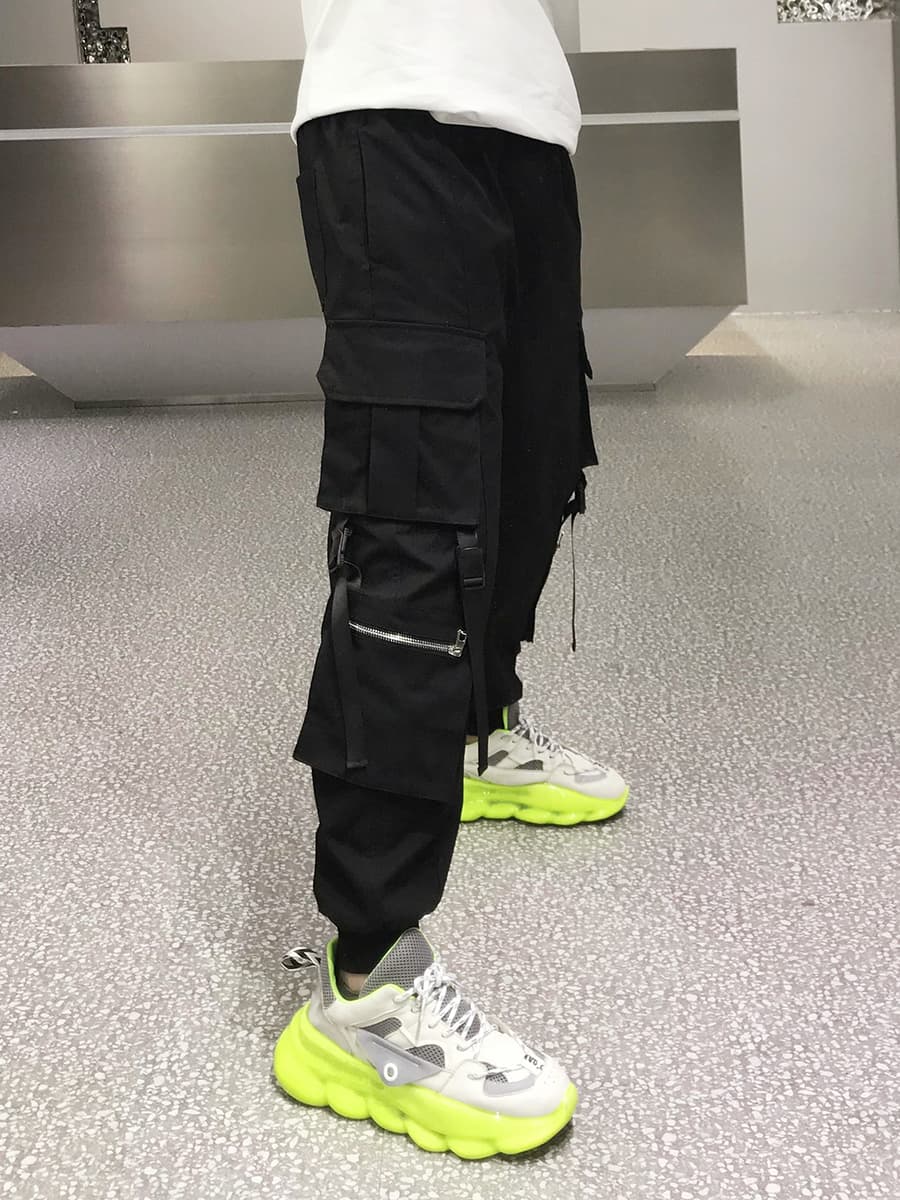 ストリートファッション 立体ポケット付き機能性カーゴパンツ