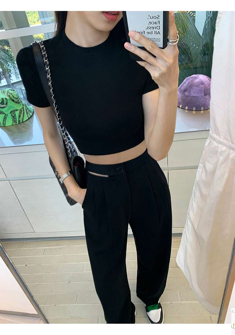 ストリートファッション スリムフィットクロップドTシャツ
