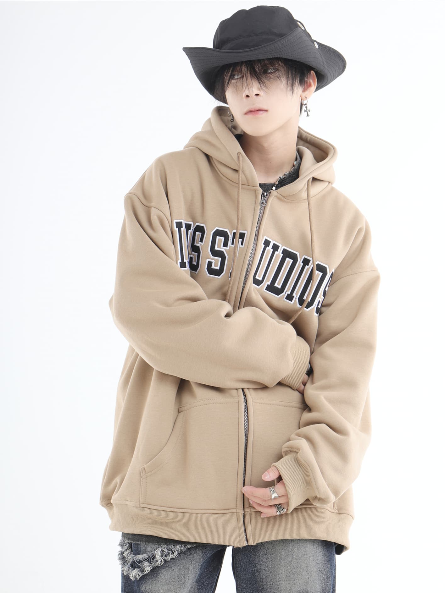 ストリートファッション ストリートファッション スタジオロゴ オーバーサイズ パーカー