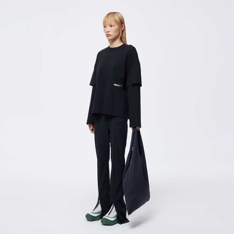 ストリートファッション レイヤード風オーバーサイズ長袖Tシャツ