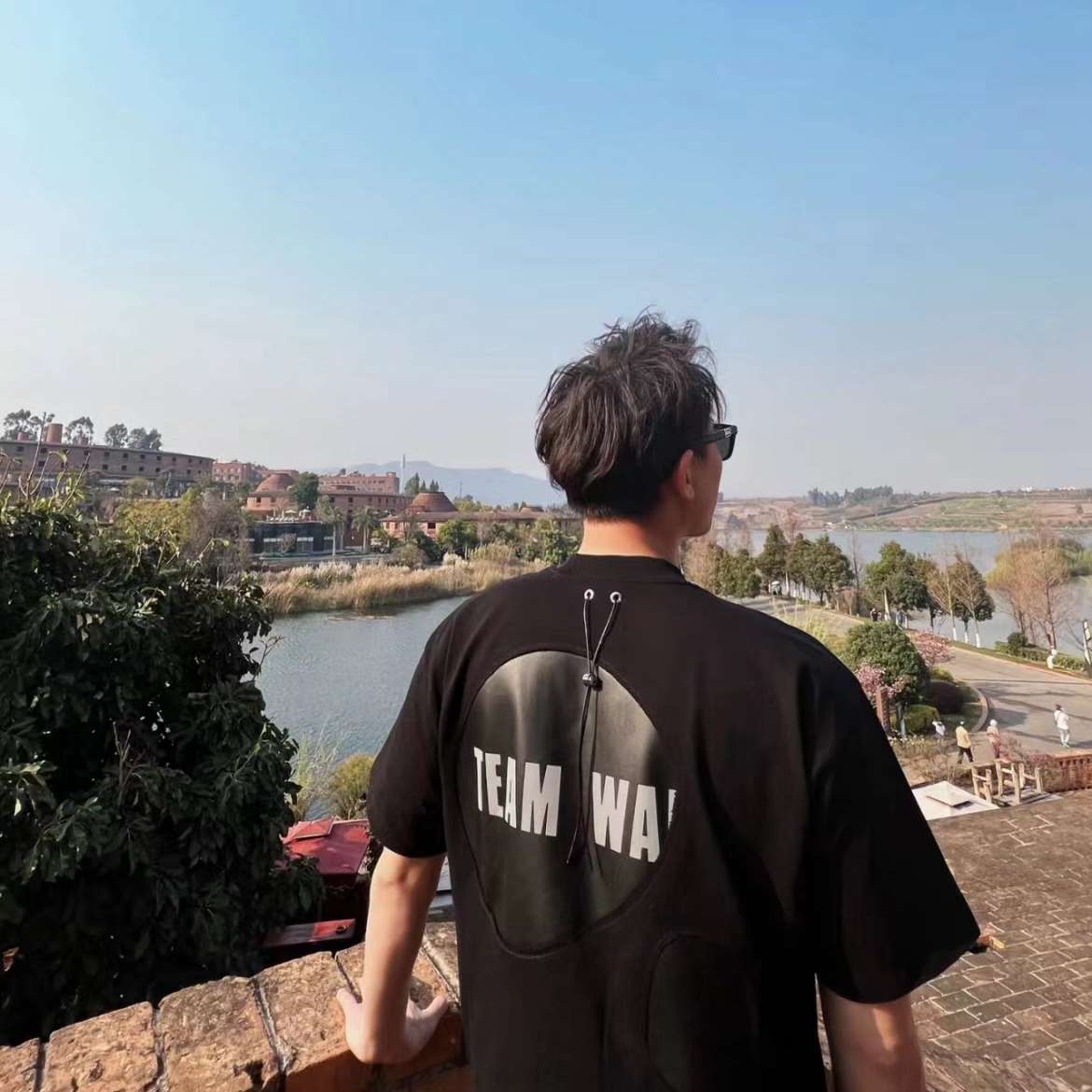 ストリートファッション オーバーサイズ スクエアカット Tシャツ