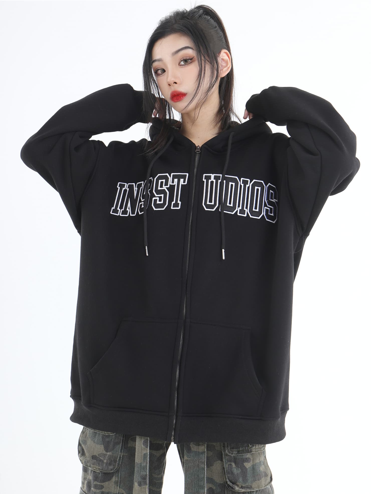 ストリートファッション ストリートファッション スタジオロゴ オーバーサイズ パーカー
