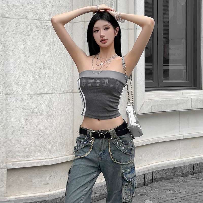 ストリートファッション ストレッチタイプの袖なしクロップトップ