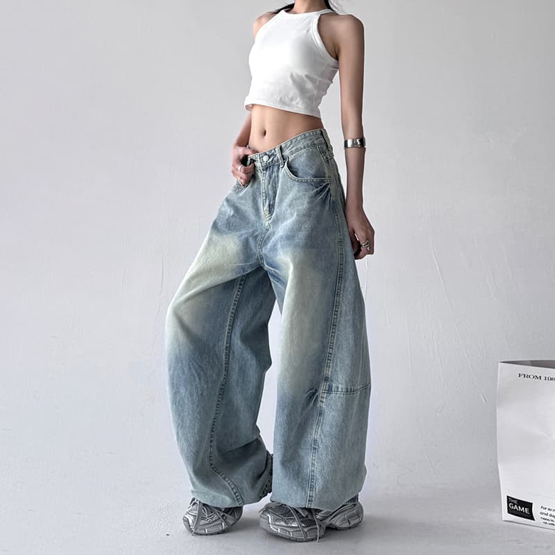 ストリートファッション ゆったりワイドシルエットデニム