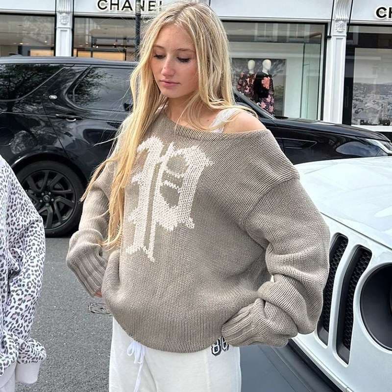 ストリートファッション オフショルダーゴシック風ニットセーター