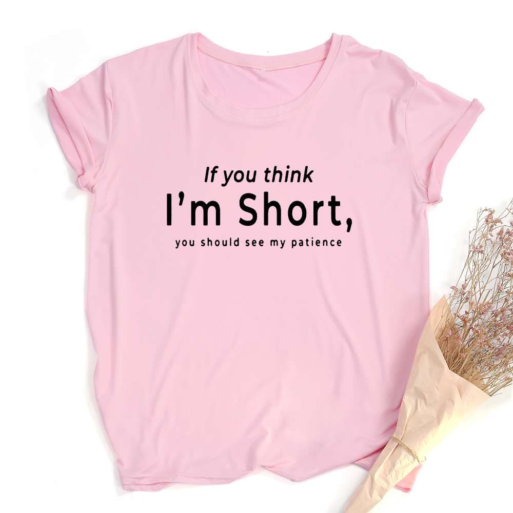 ストリートファッション ショート発言に対するユーモアTシャツ