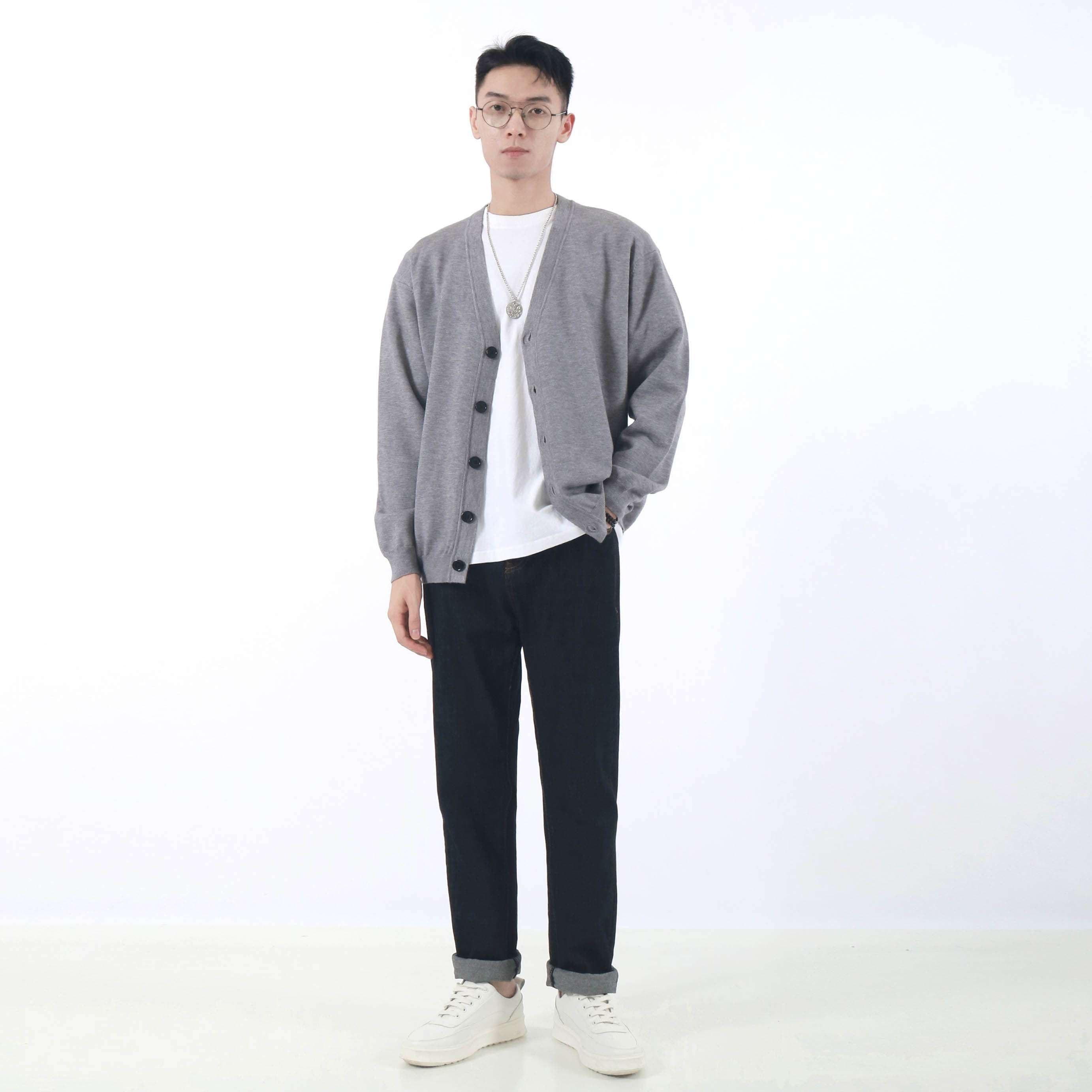 ストリートファッション ゆったりシルエットの定番カーディガン