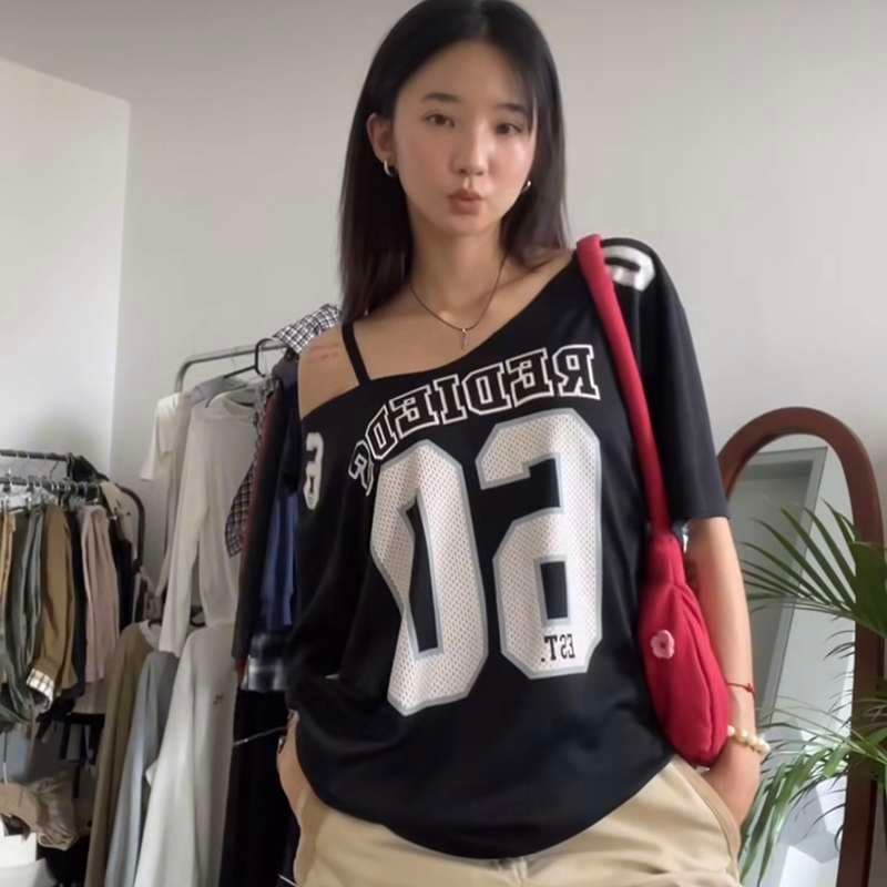 ストリートファッション オーバーサイズ アスレチック ナンバーTシャツ