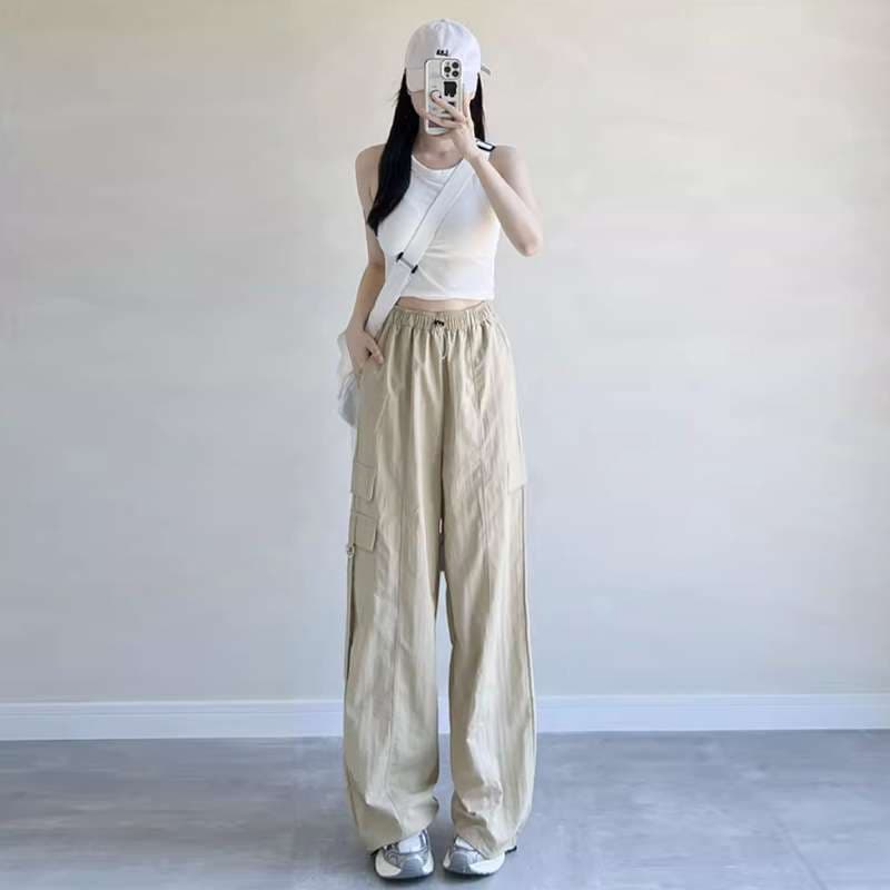 ストリートファッション ゆったりシルエットカーゴパンツ