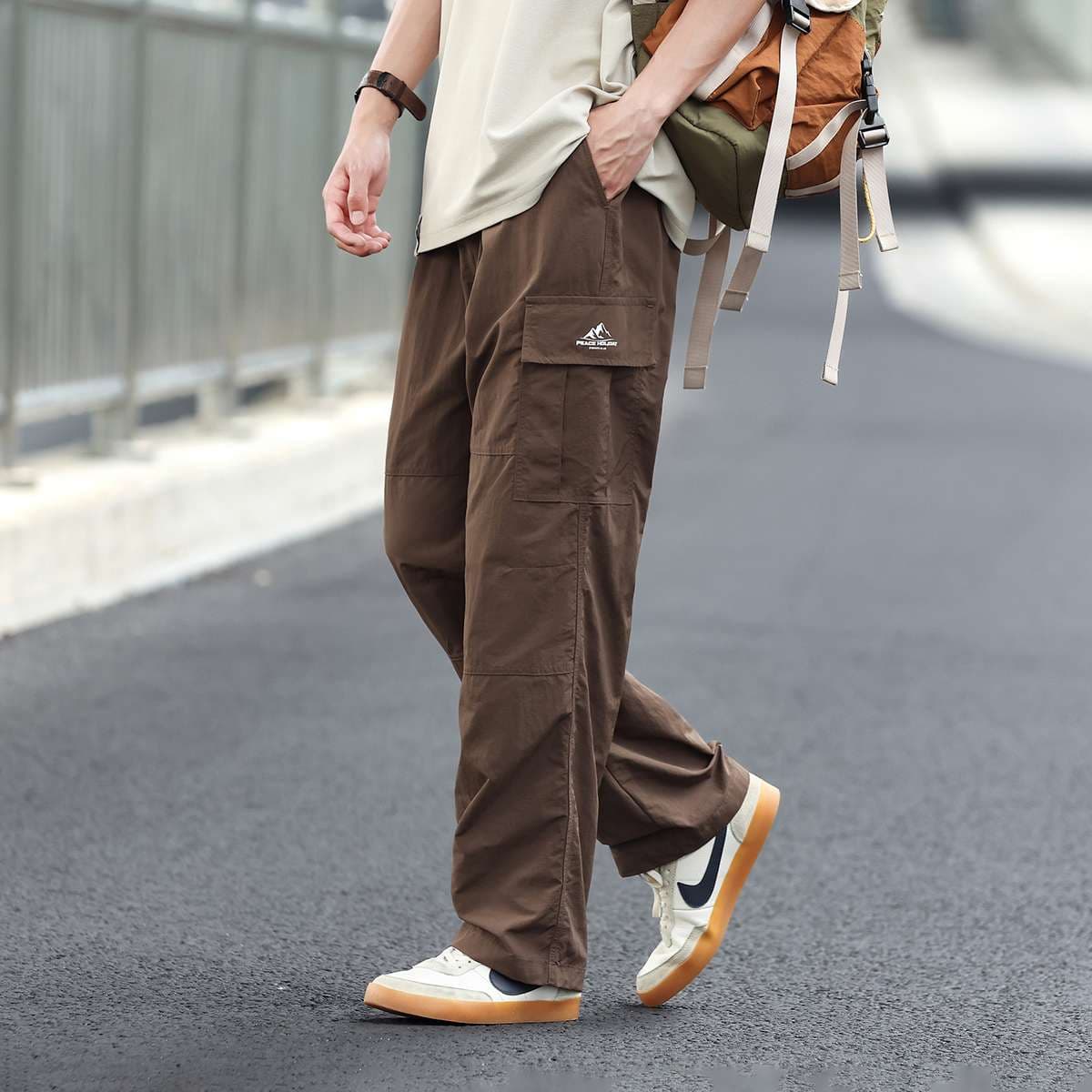ストリートファッション 機能的アウトドアスタイル カーゴパンツ
