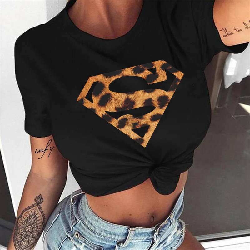 ストリートファッション 豹柄アクセントTシャツ