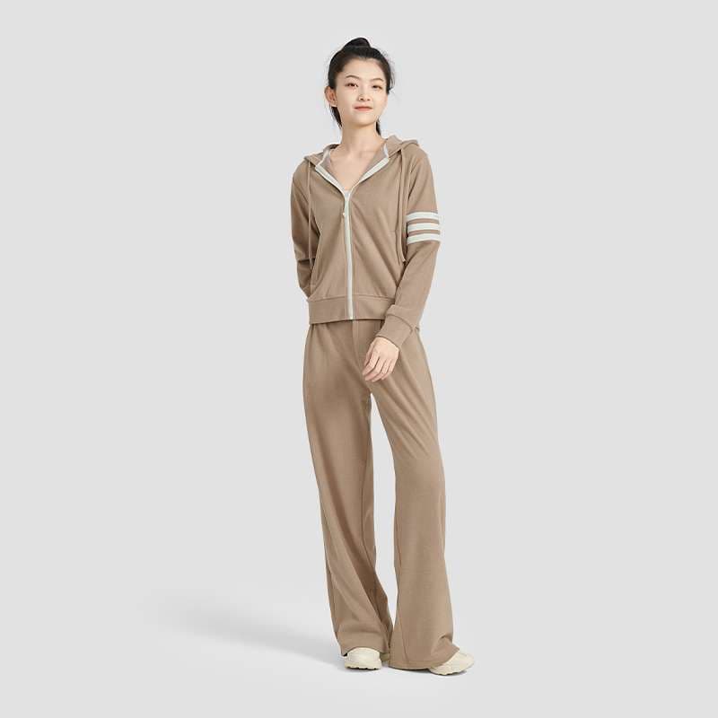 ストリートファッション スポーティーなジップアップパーカーセットアップ