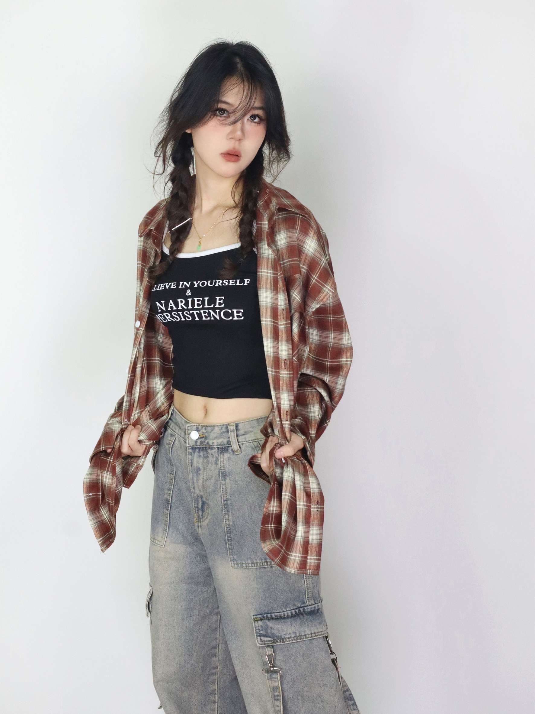 ストリートファッション ゆったりシルエットのビッグチェックシャツ