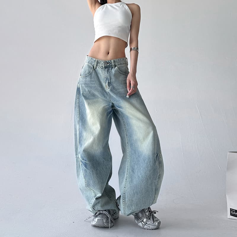 ストリートファッション ゆったりワイドシルエットデニム