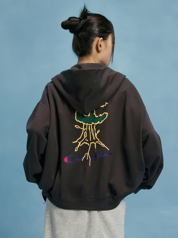 ストリートファッション 花咲くアート刺繍ジップパーカー